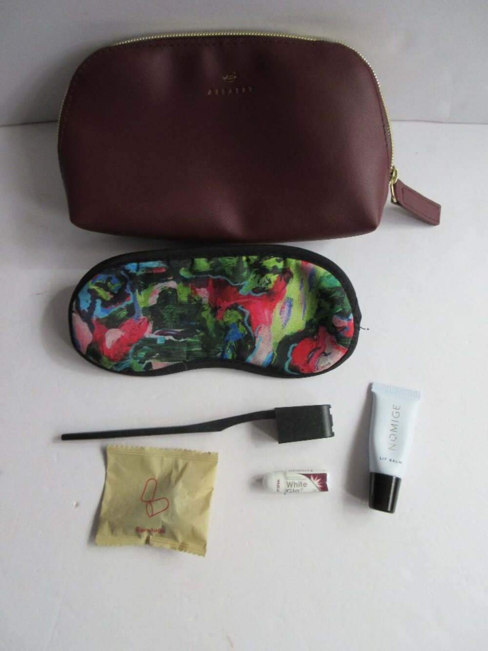 Brussels Belgium Airlines Amenity Kit 6pc Set Travel Eyemask Nomige Aesaert